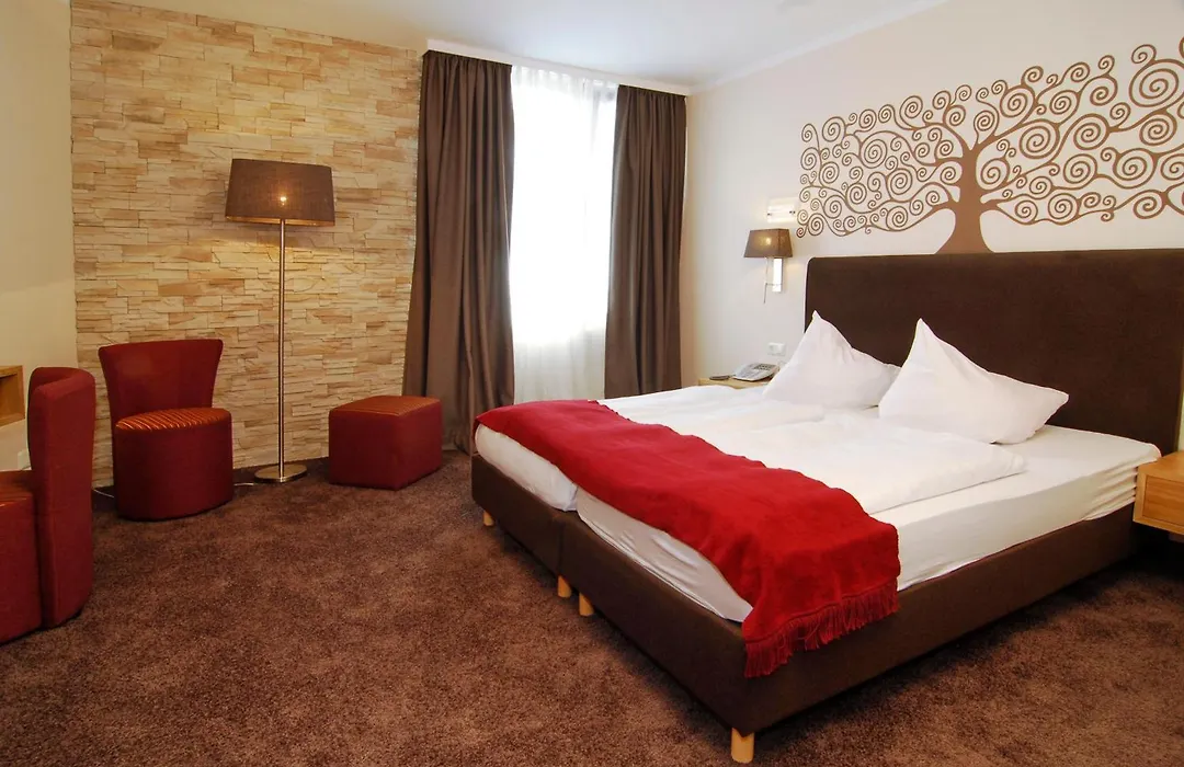 Nells Park Hotel-1